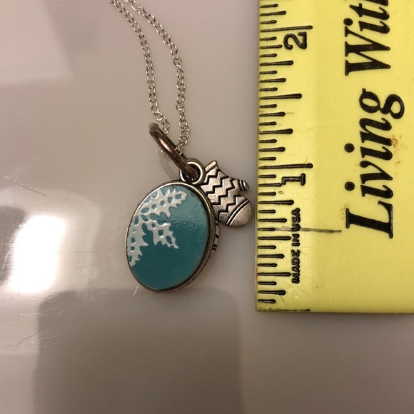 Upcycled vintage Pyrex Turquoise Snowflake handmade necklace pendant charm - Picture 5 of 6